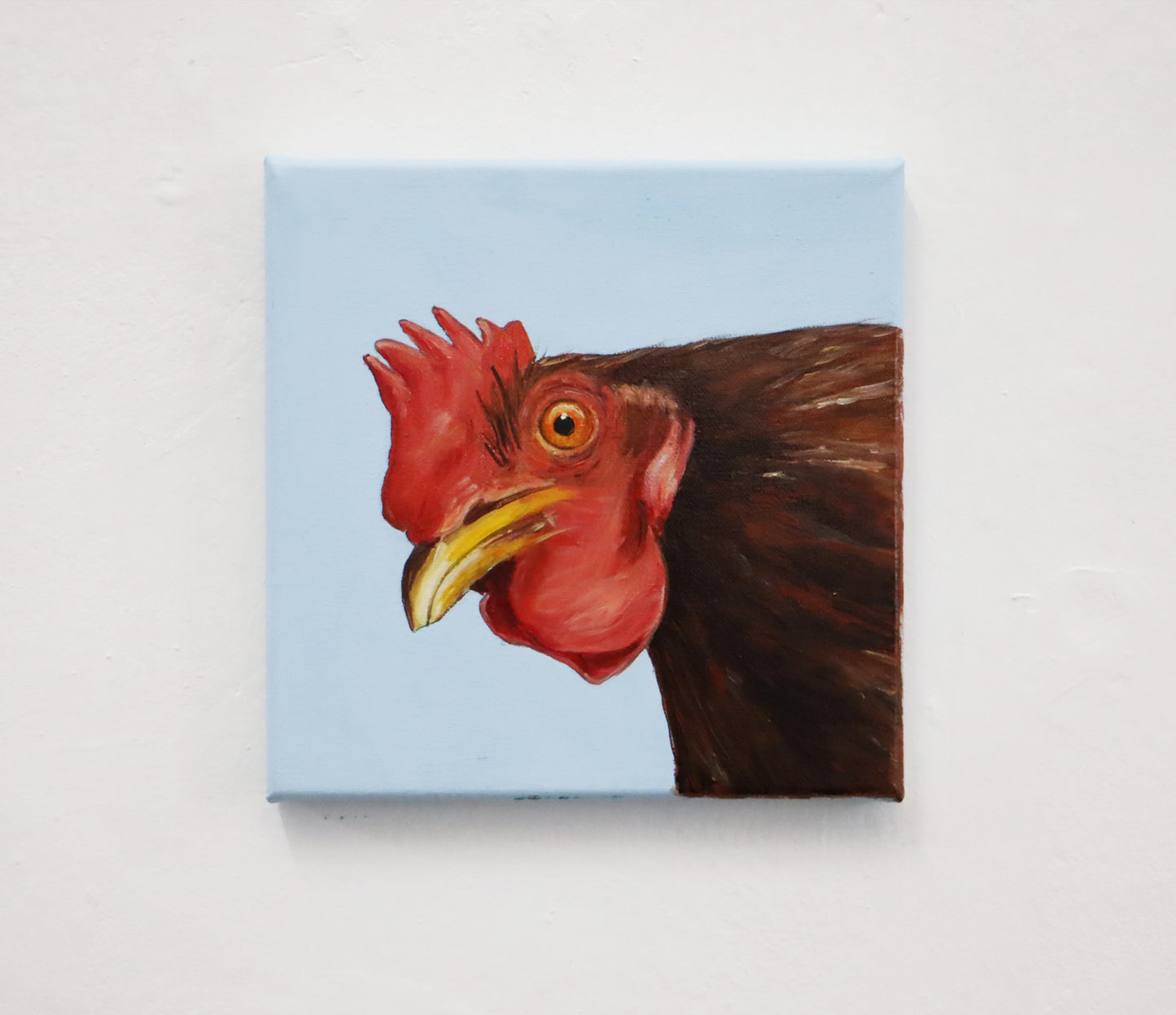 Huhn auf Blau (2023)